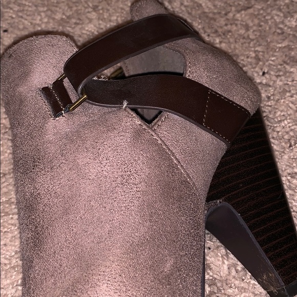 Size 6 Heeled Booties - Picture 4 of 4